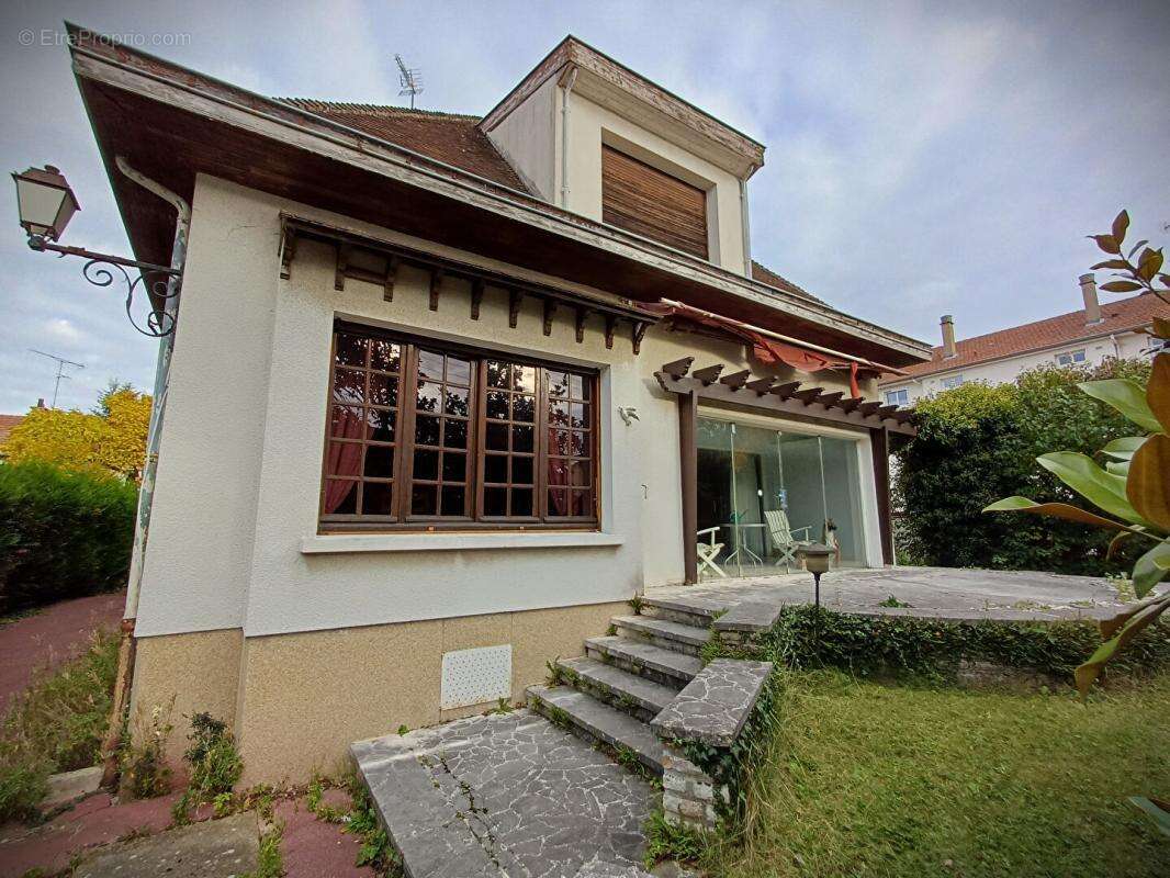 Belle maison d'architecte années 60 à rénover - Chalons En Ch. 160 m2 - 4 Chambres - photo 15