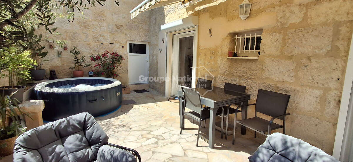 EXCLUSIVITE Maison de village garage et cour - photo 2