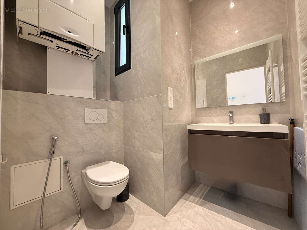 Appartement à ROQUEBRUNE-CAP-MARTIN