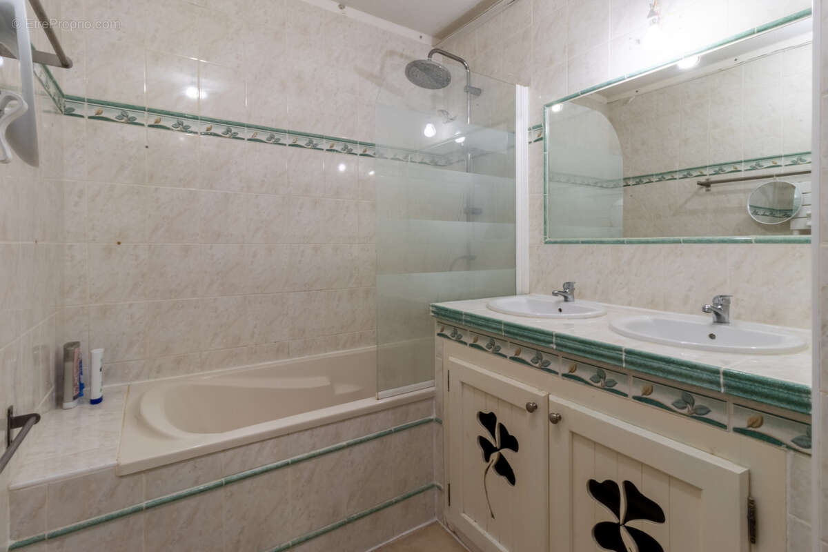 Appartement a deux pas de la mer, résidence sécurisé, parking & ascenseur - photo 6