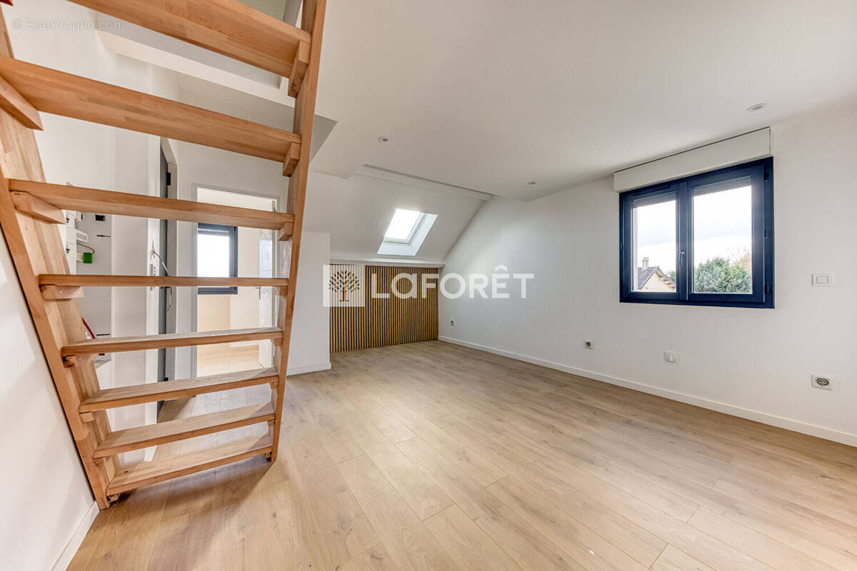 Appartement à PONTAULT-COMBAULT