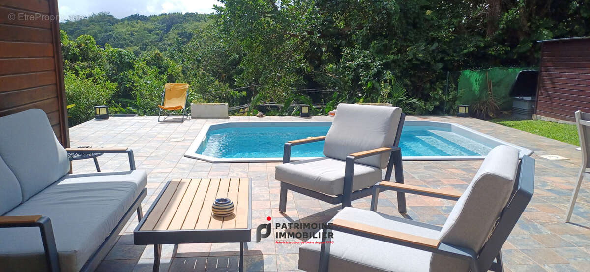 Maison t4 de 95 m2 sur terrain de 1000 m2 avec piscine et vue degagée sur petit bourg - photo 3