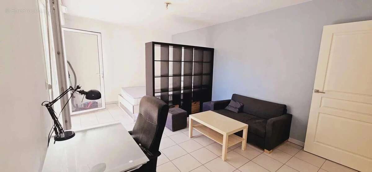 Appartement à MARSEILLE-1E