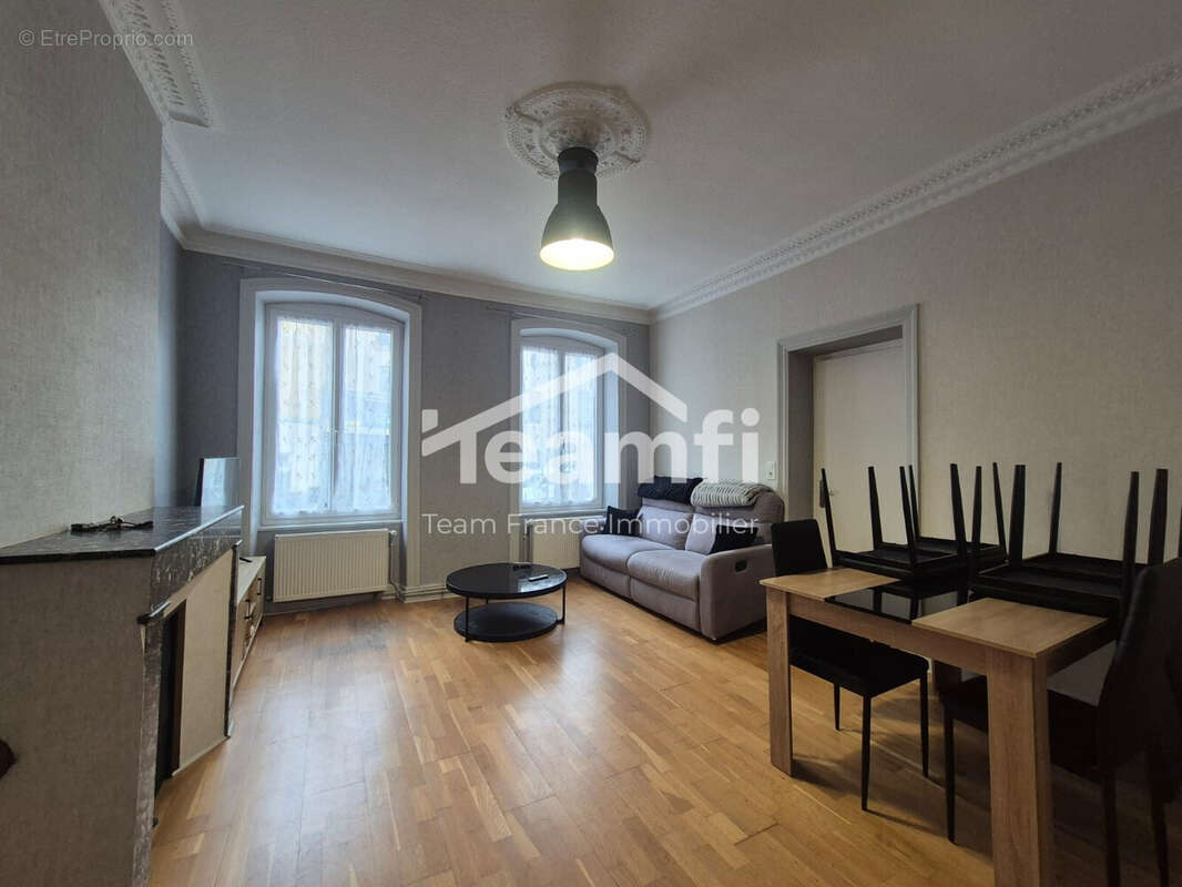 Appartement à COURPIERE