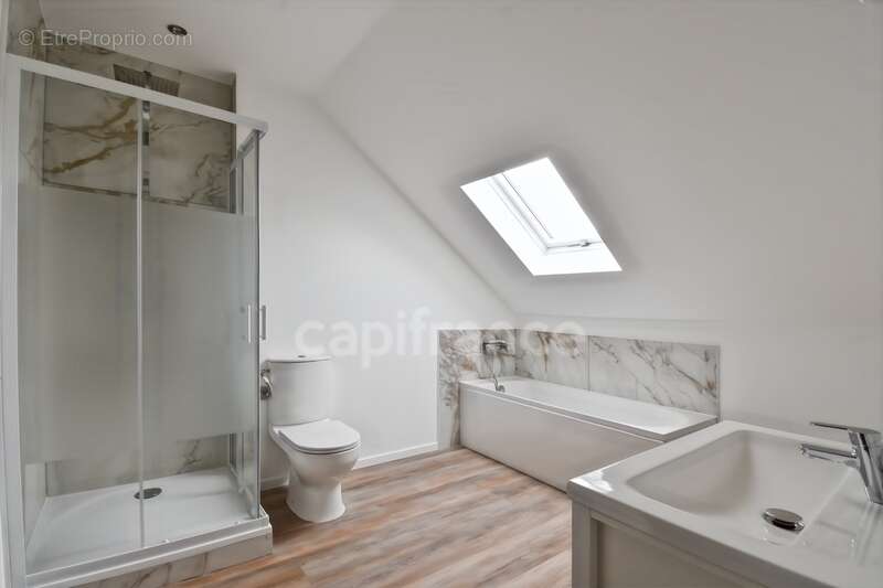 Maison à SAINTE-GENEVIEVE-DES-BOIS