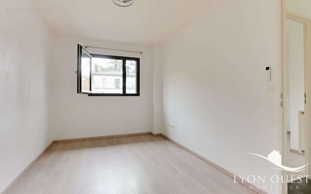 Appartement à CHARBONNIERES-LES-BAINS