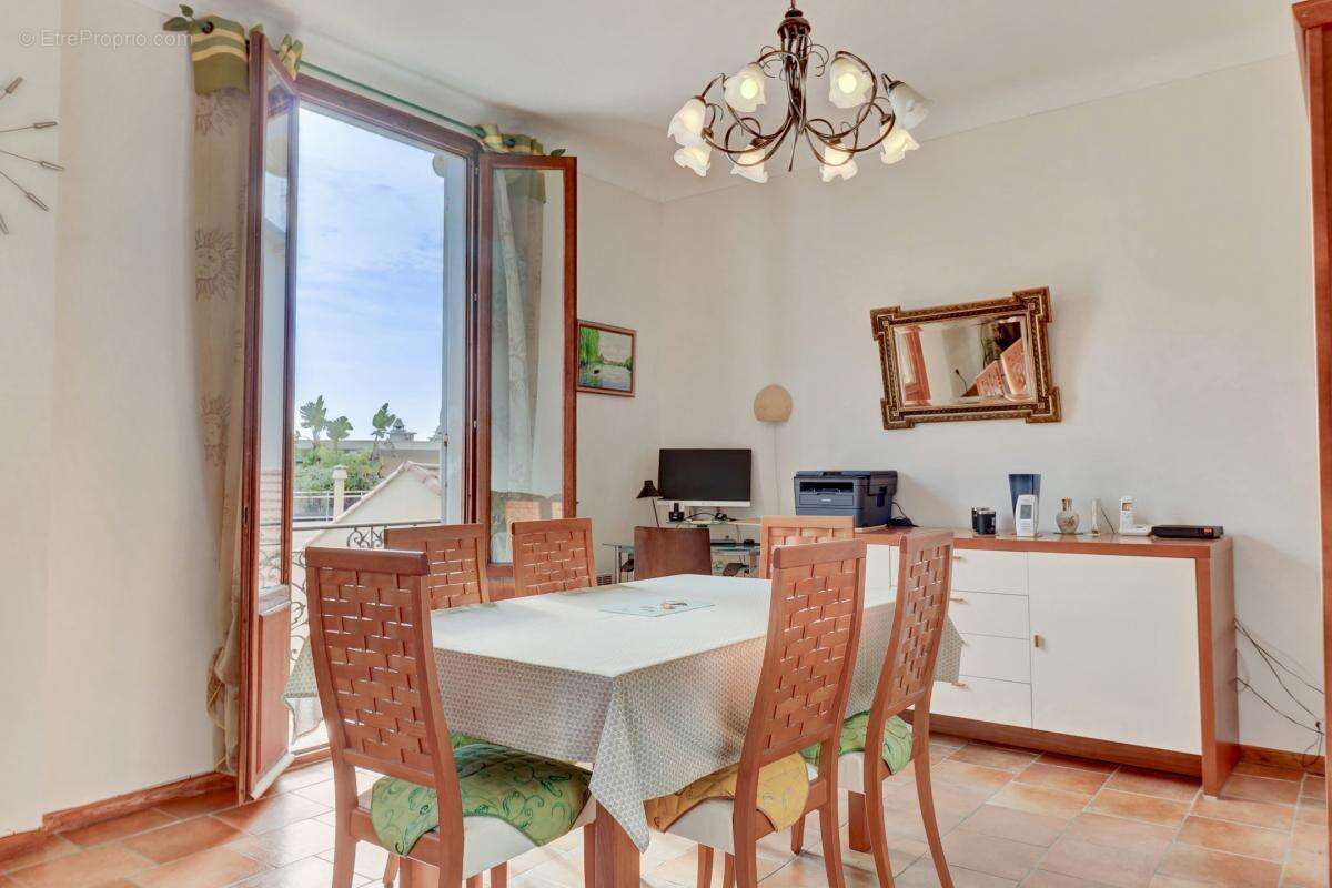 Appartement à BEAUSOLEIL