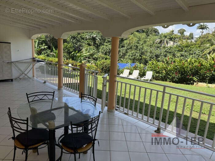 Appartement à PETIT-BOURG