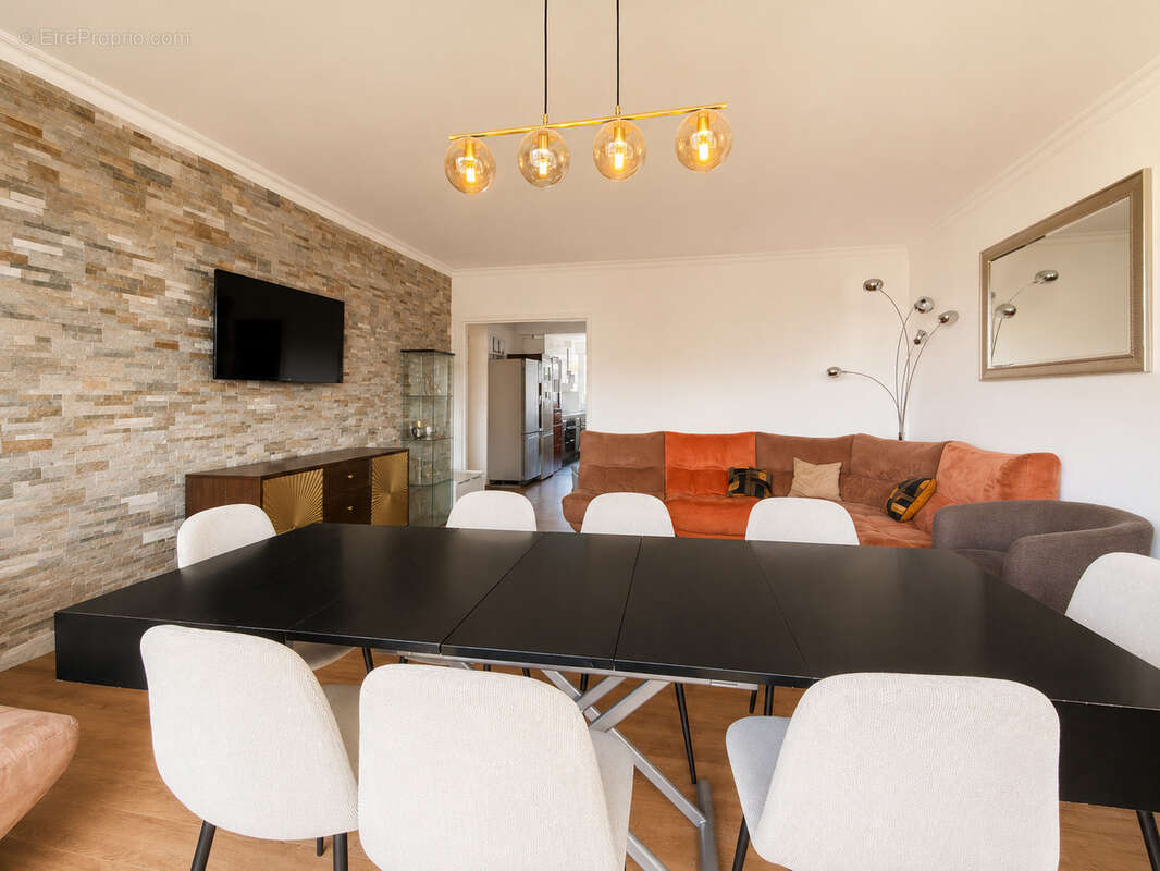 Appartement à COURBEVOIE