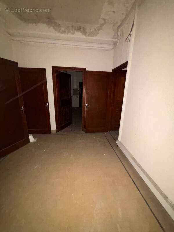 Commerce à SAINT-BARTHELEMY-DE-VALS