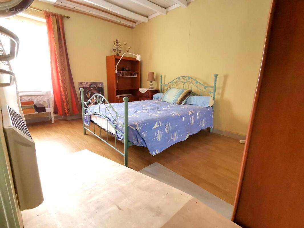 Maison à MONBAHUS