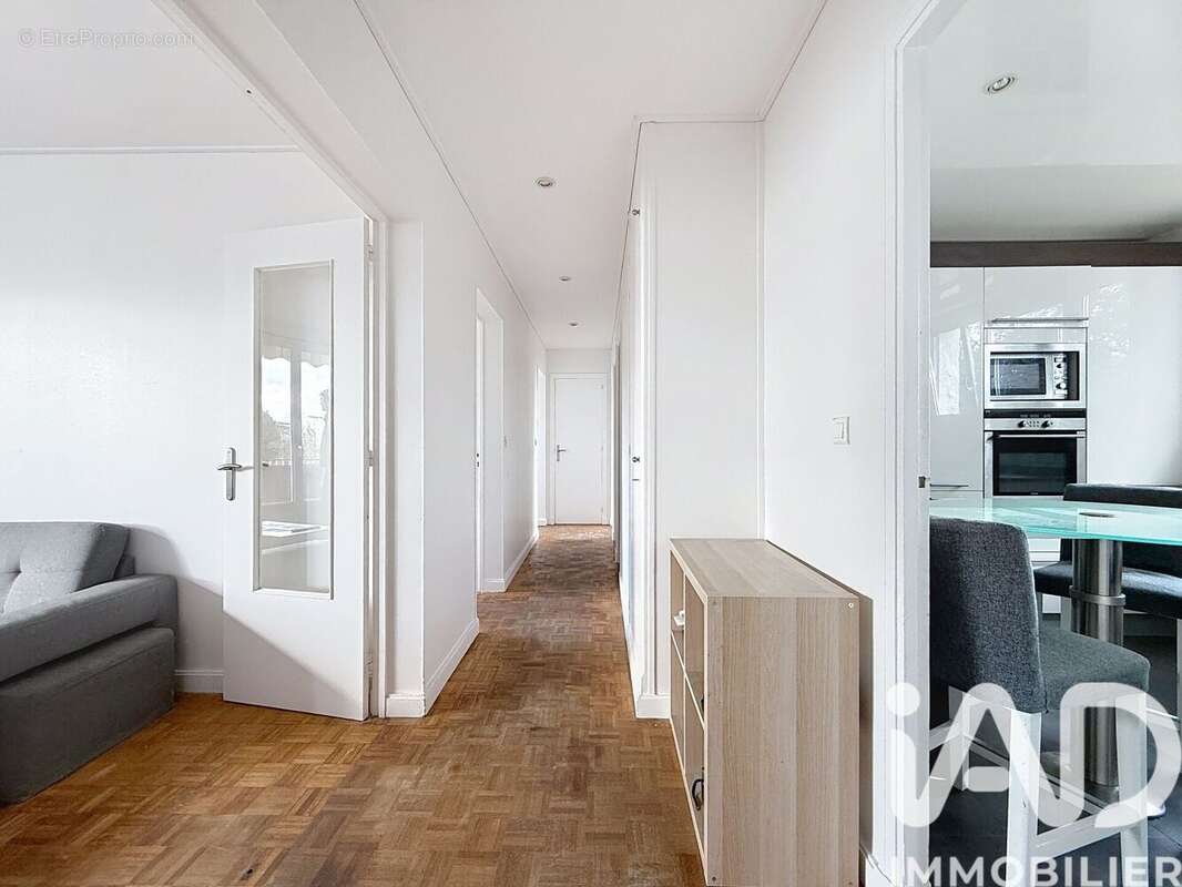 Photo 4 - Appartement à LA CELLE-SAINT-CLOUD