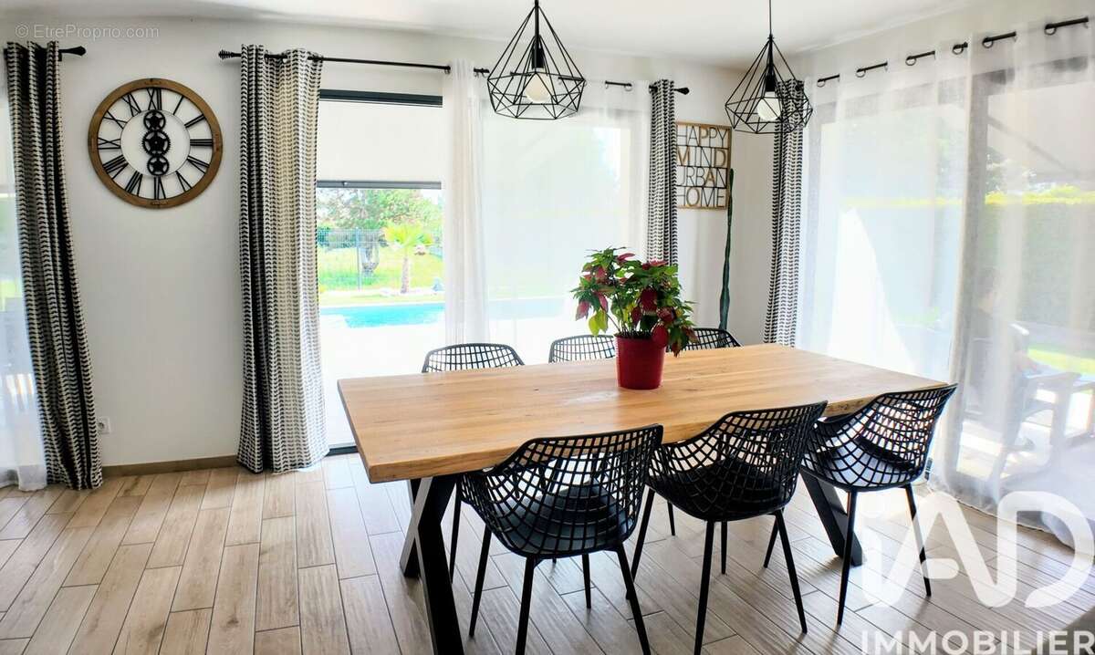 Photo 3 - Maison à MONTROND-LES-BAINS