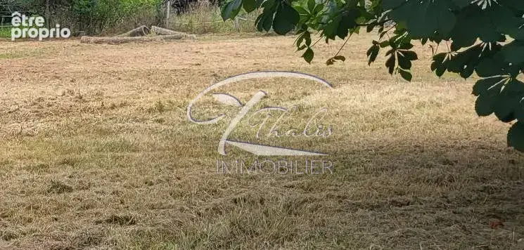 Terrain à LA LANDE-DE-FRONSAC