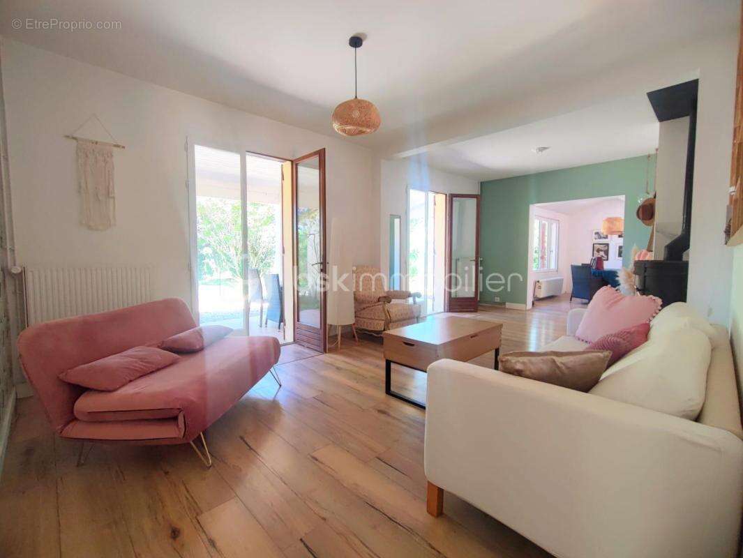 Maison de plain-pied avec piscine et vue dégagée, au calme de la campagne - photo 6