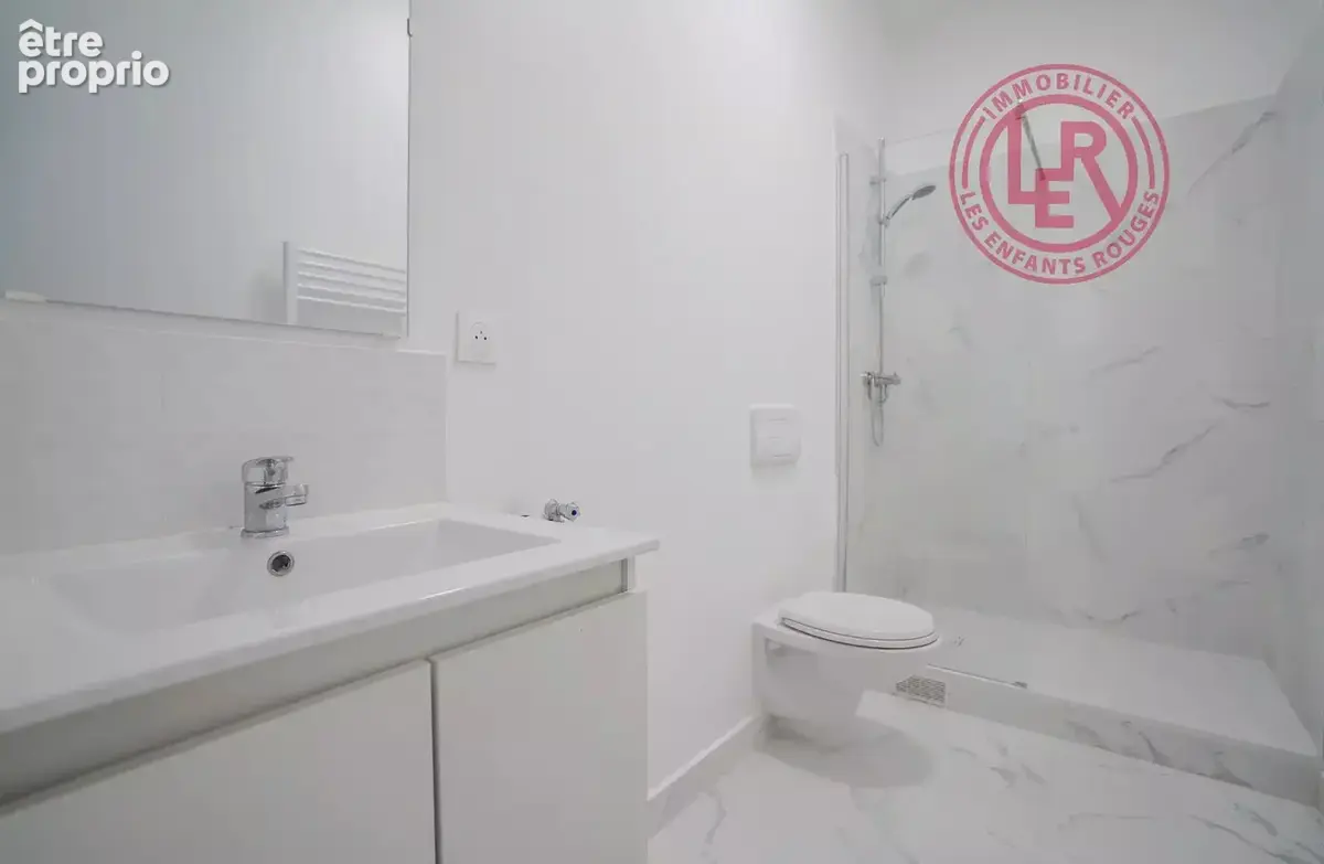 Paris 3ème - Rue des Gravilliers - Studio rénové avec 3,10m de hauteur sous plafond - photo 4