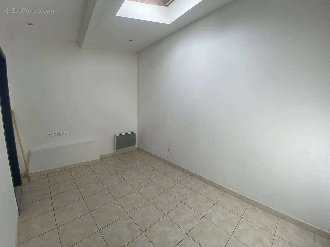 Appartement à TOURVES