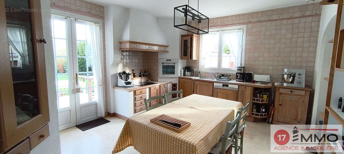 Maison à CROIX-CHAPEAU