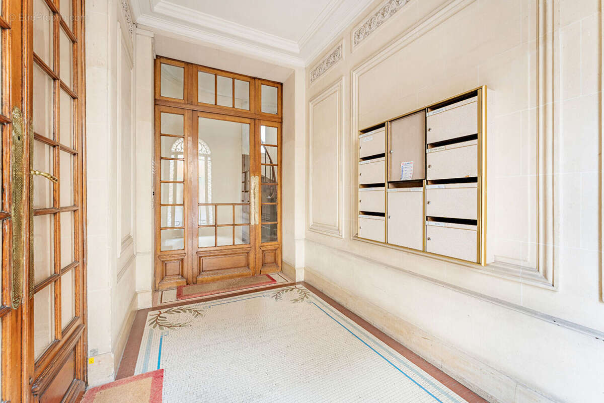 Appartement à PARIS-15E