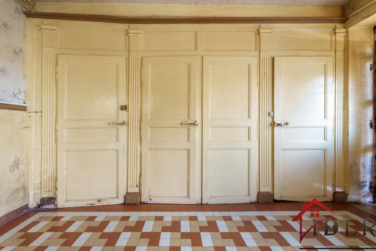 Maison à NEUVELLE-LES-VOISEY