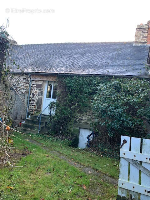 Maison à AMBRIERES-LES-VALLEES