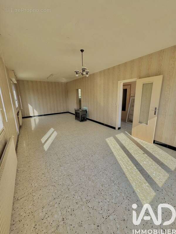 Maison 185 m² à Saint-Loup-De-Buffigny  - photo 4