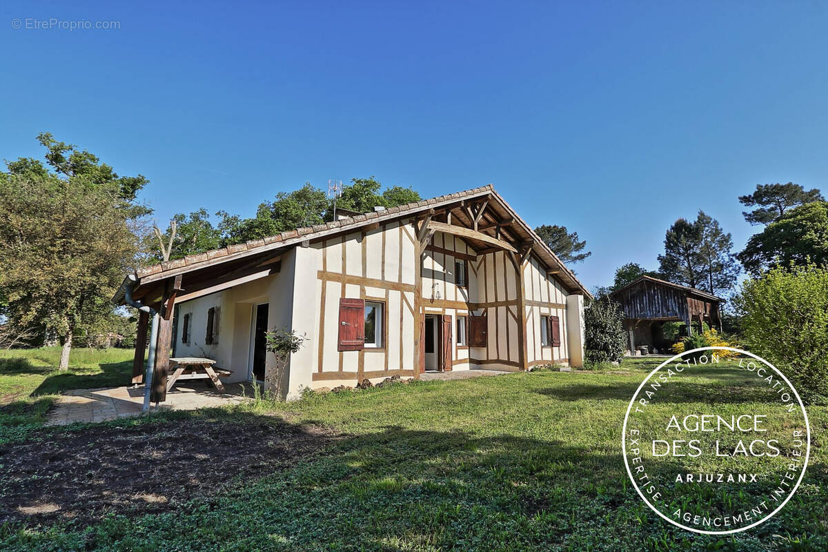 Maison à ARENGOSSE