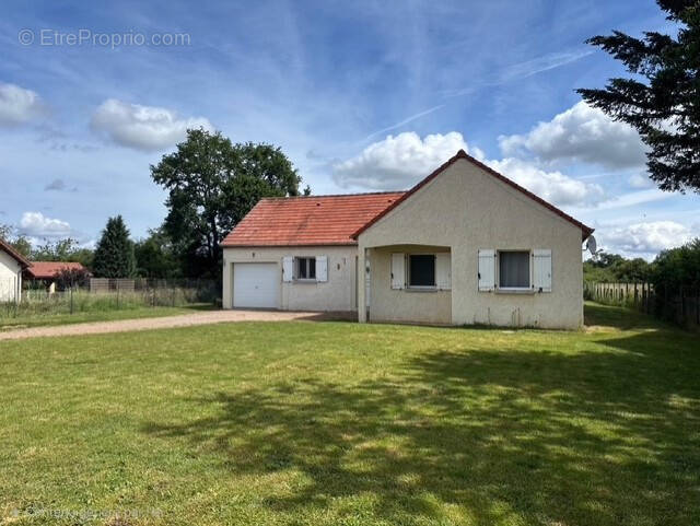 Maison à AUXY