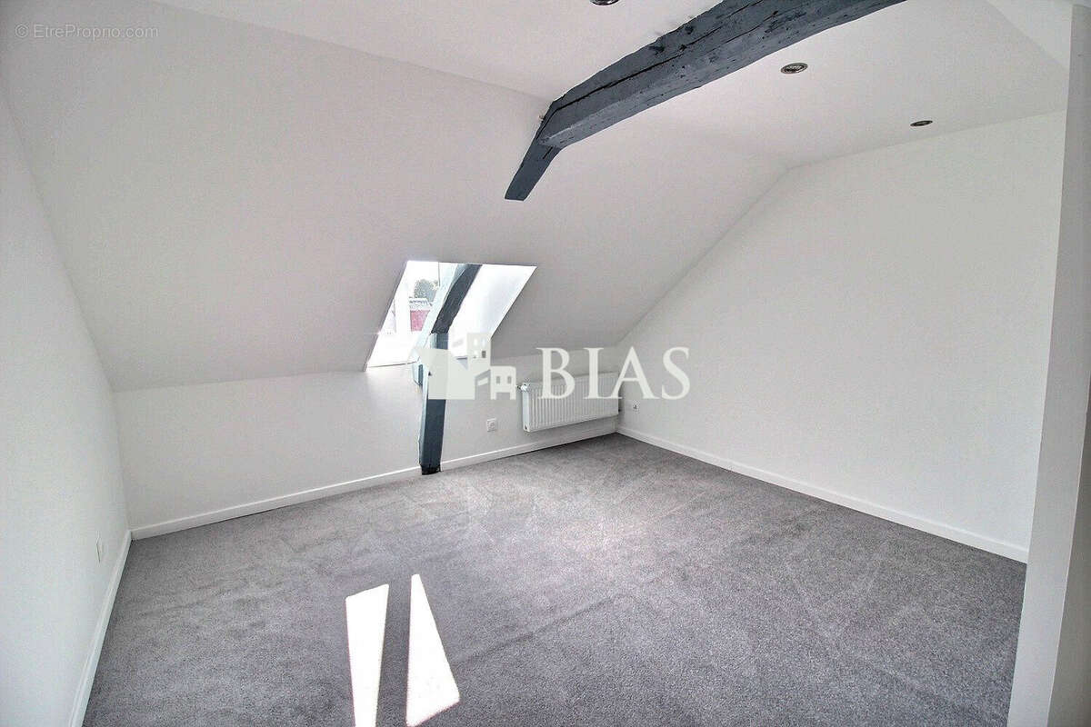 Appartement à BOURG-ACHARD