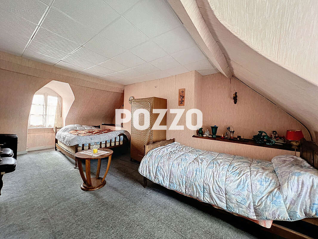 Maison à SAINT-HILAIRE-DU-HARCOUET