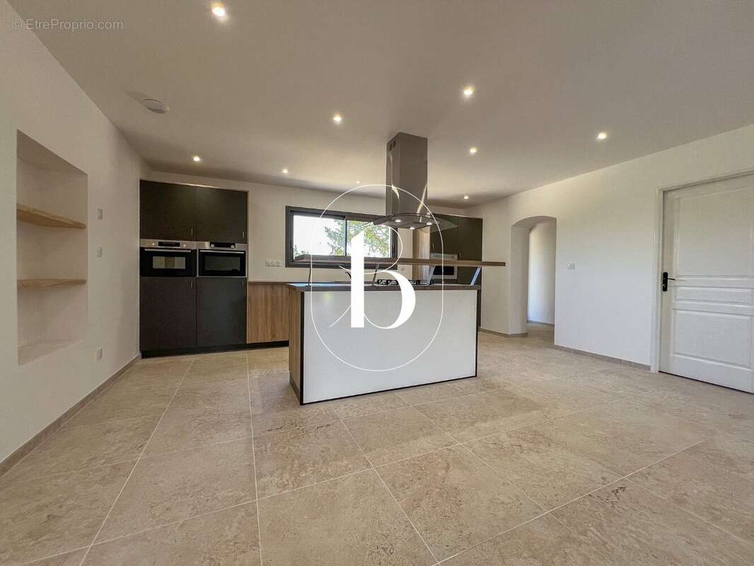 Maison à GOUDARGUES