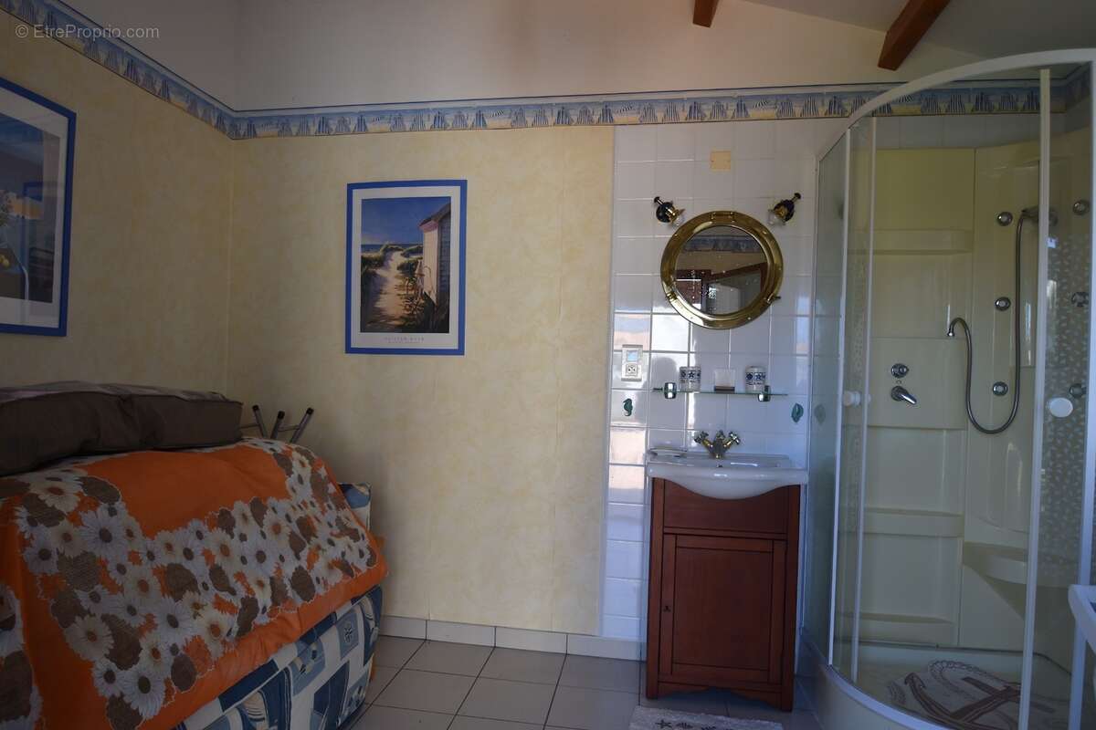 Ile d'OLERON, LA BREE LES BAINS (17), Charente-Maritime, Maison à vendre 5 pièces, 106 m² habitables, terrain 540 m² - photo 16