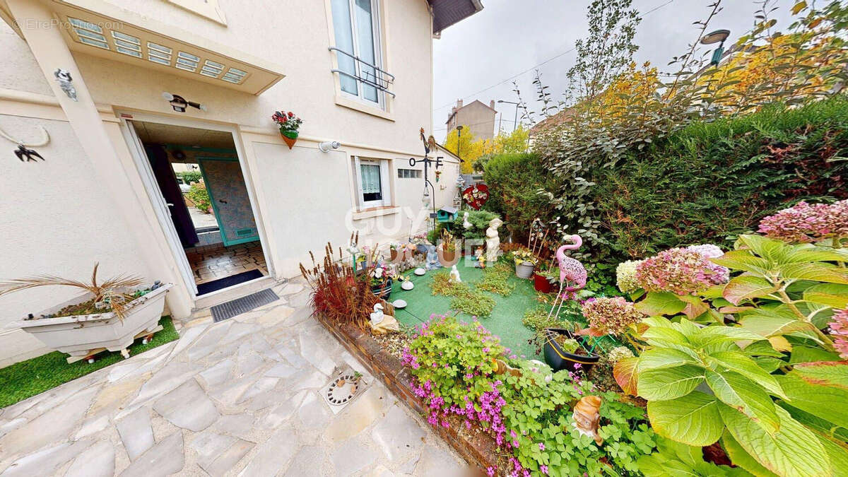 Maison à LES PAVILLONS-SOUS-BOIS