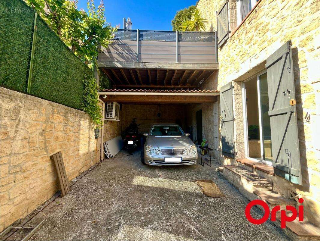 Appartement à MARSEILLE-11E