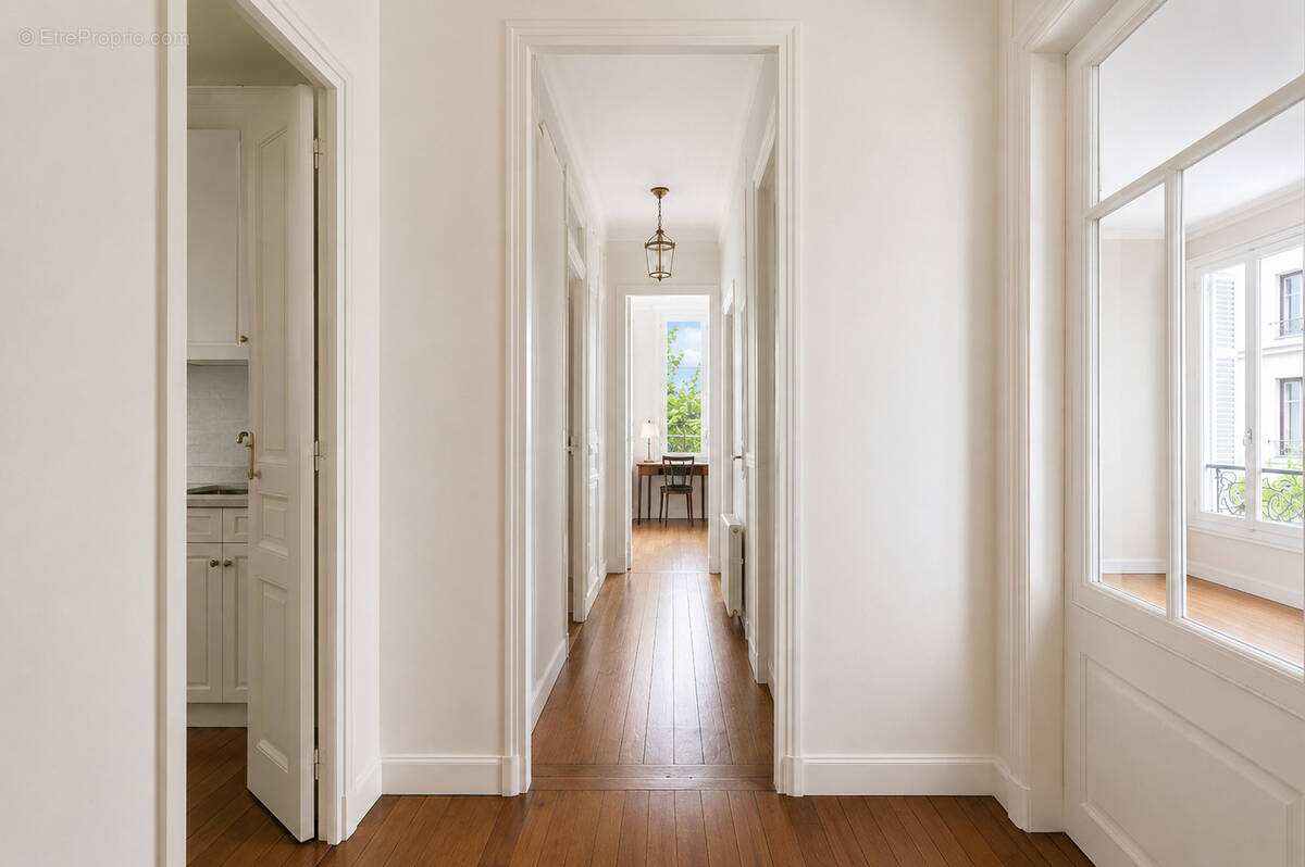 Appartement à PARIS-14E
