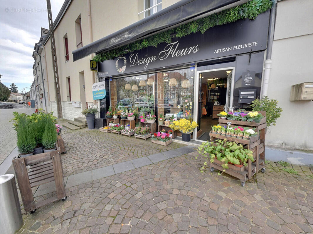 Commerce à PONTAULT-COMBAULT