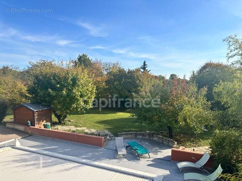 Maison à CHAMPS-SUR-YONNE