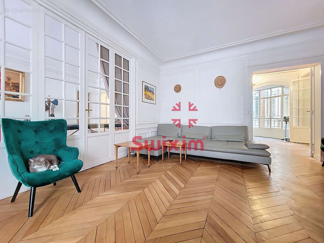 Appartement à PARIS-17E