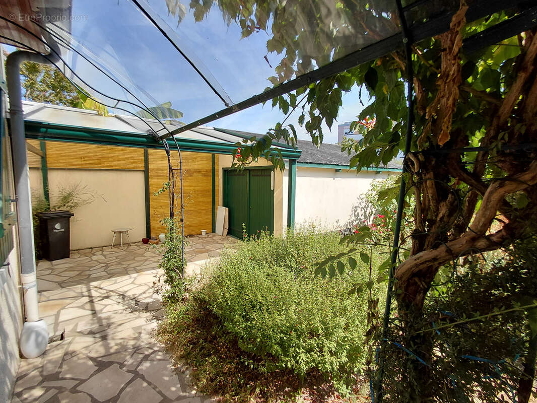 En exclusivité ! Maison de plain-pied avec garage et jardin sur La Flèche... - photo 11