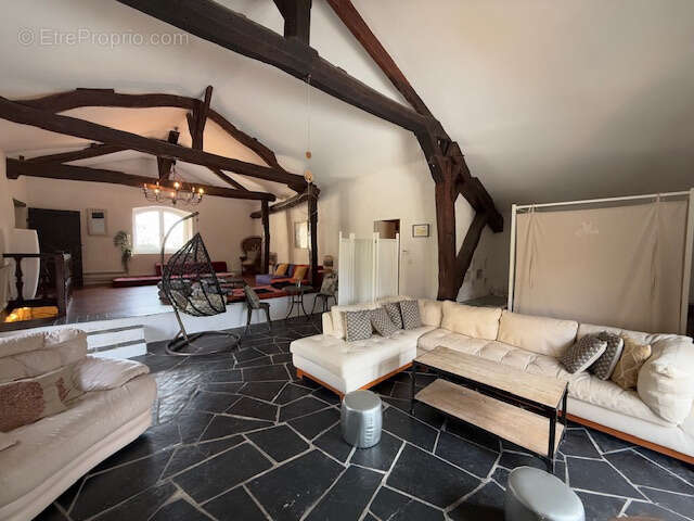 Maison à BELLENAVES