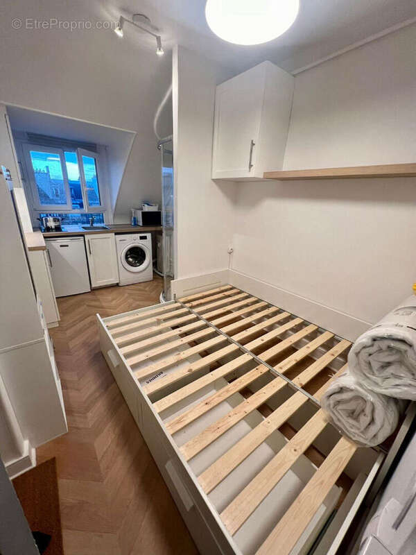 Paris 17e Pereire / Ternes - Chambre de service en parfait état de 9 m² (11m² habitables) - photo 5