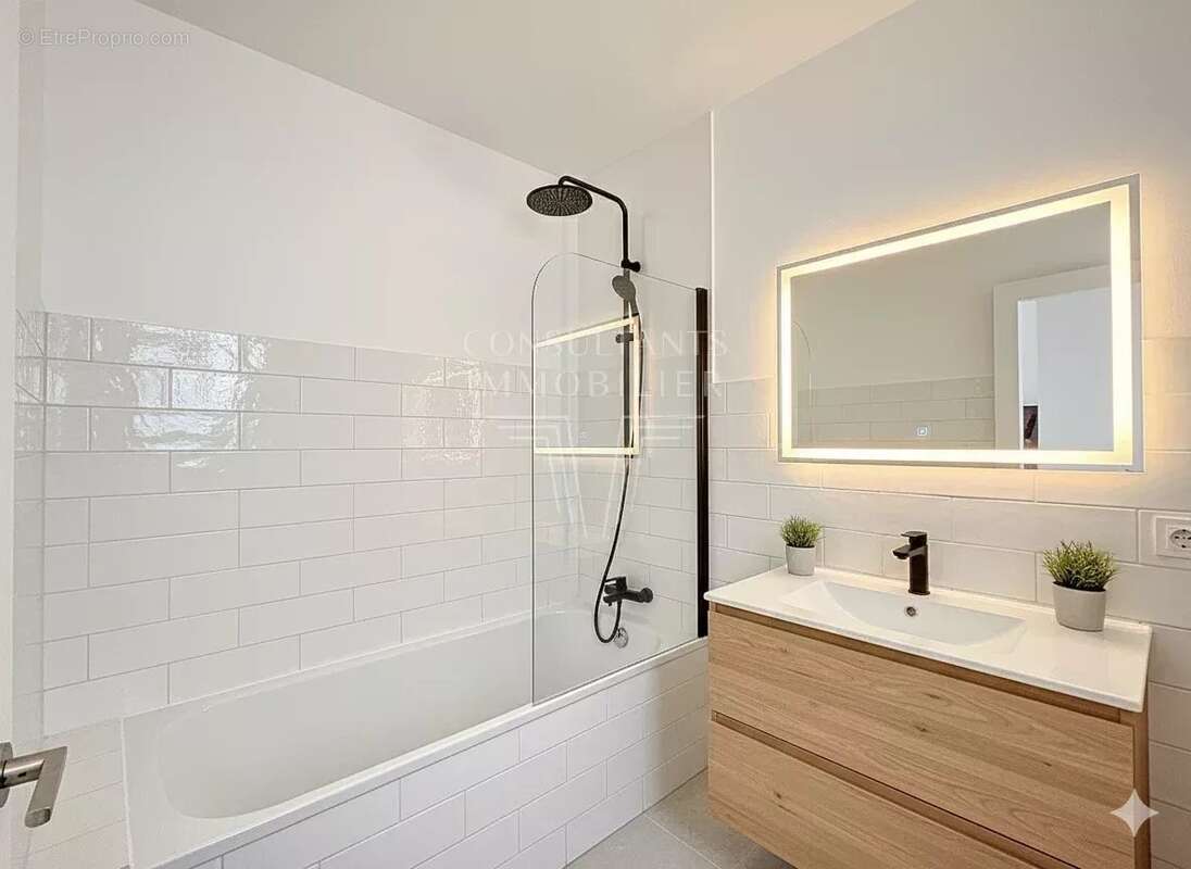 Appartement à PARIS-15E