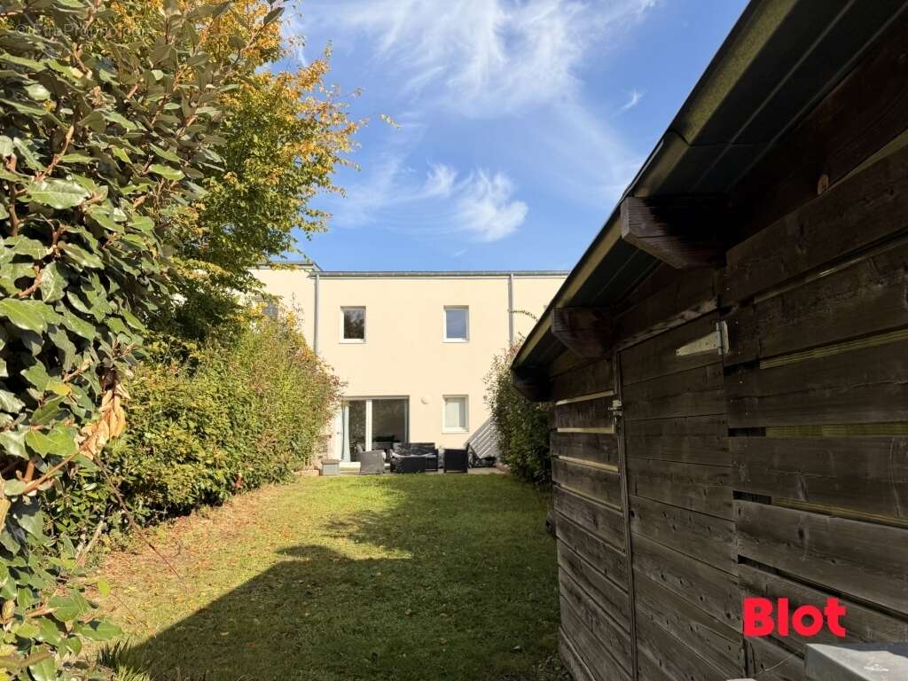 Maison à VEZIN-LE-COQUET