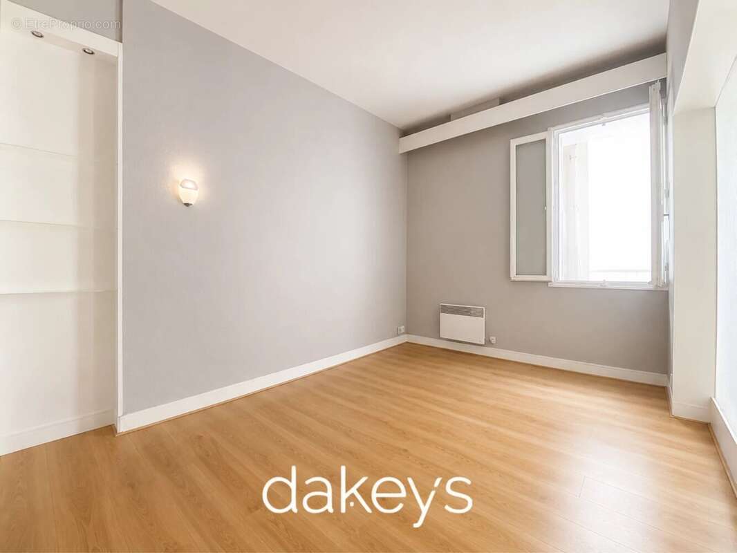 A vendre Marseille 13006 Castellane Studio 25m2 RDC avec extérieur - photo 3