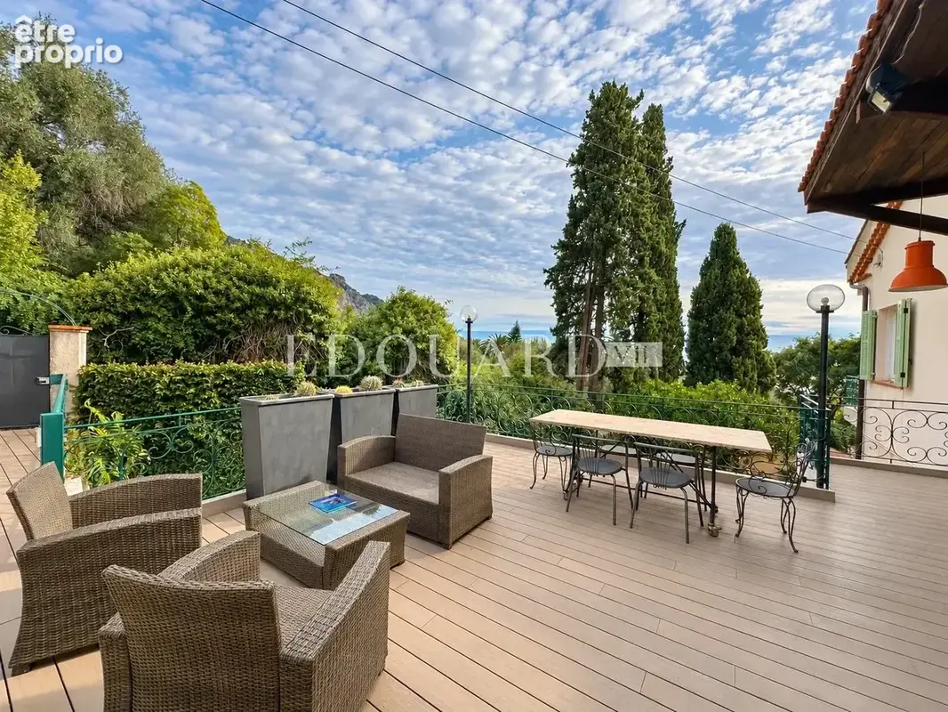 Magnifique haut de villa avec terrasse, splendide vue mer panoramique, jardin, piscine et garage - photo 16
