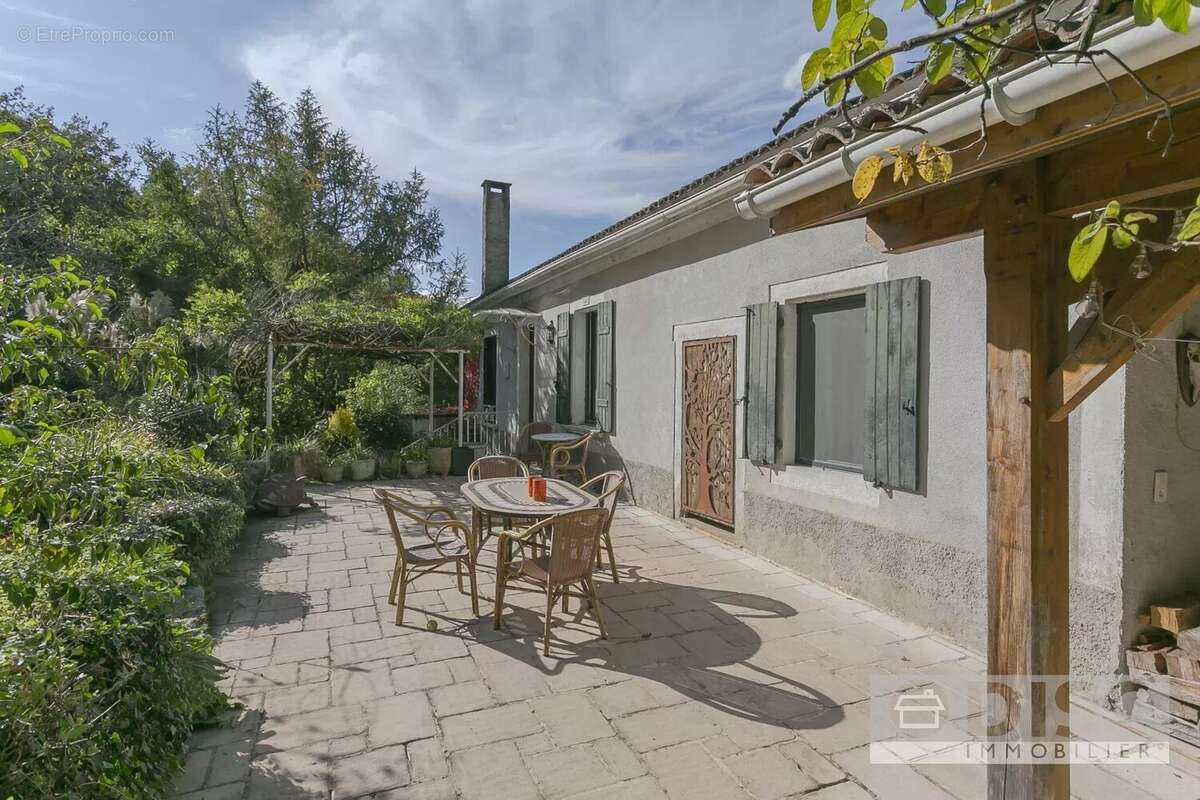 Maison à SAINT-MARTIN-LAGUEPIE