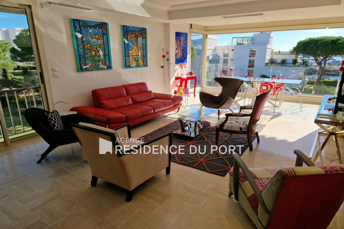 Appartement à MANDELIEU-LA-NAPOULE