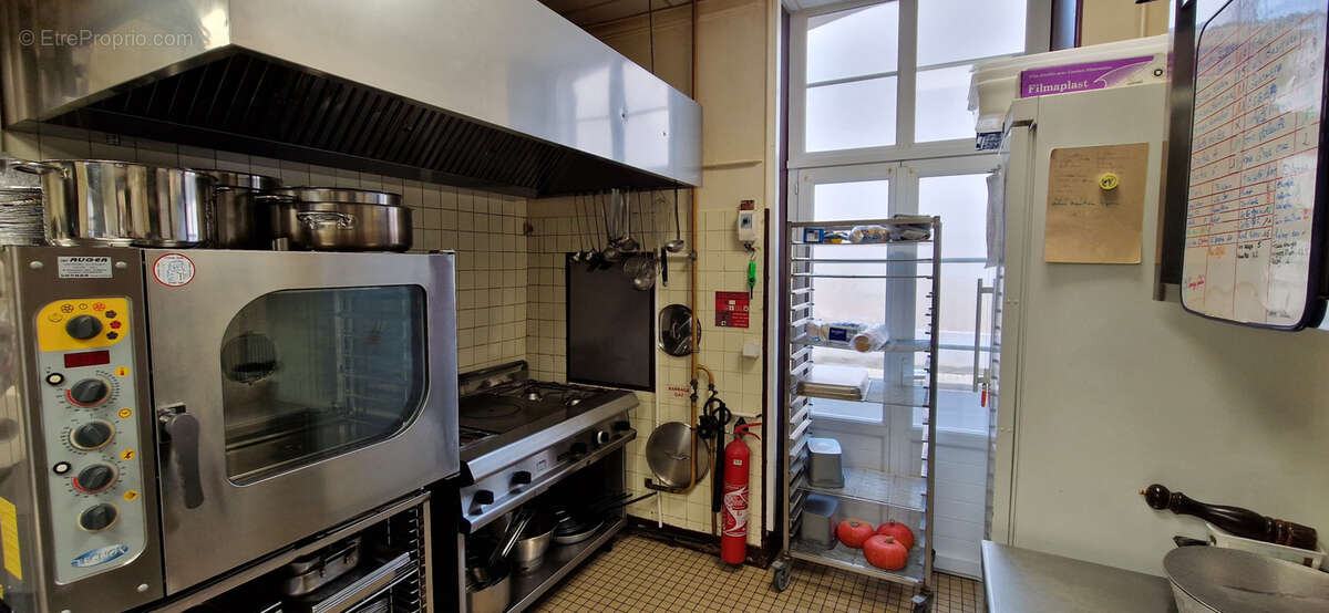 Commerce à PONT-DU-CHATEAU