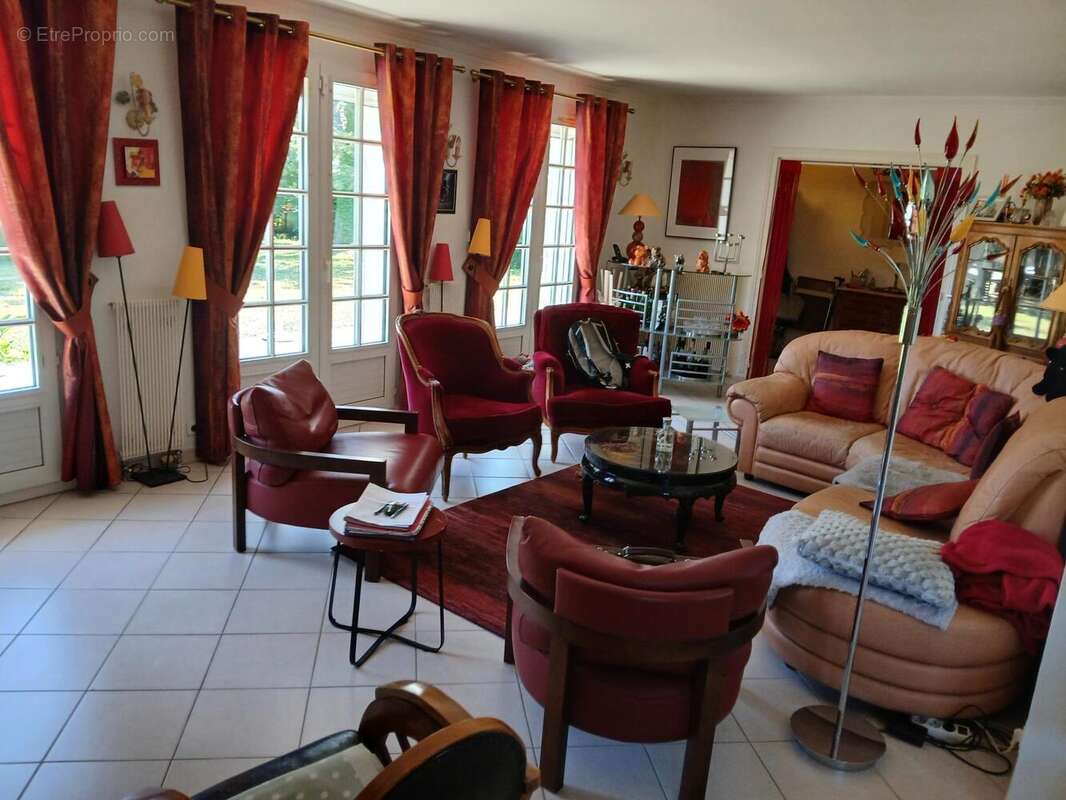 Maison 157 m² à Parville  - photo 2