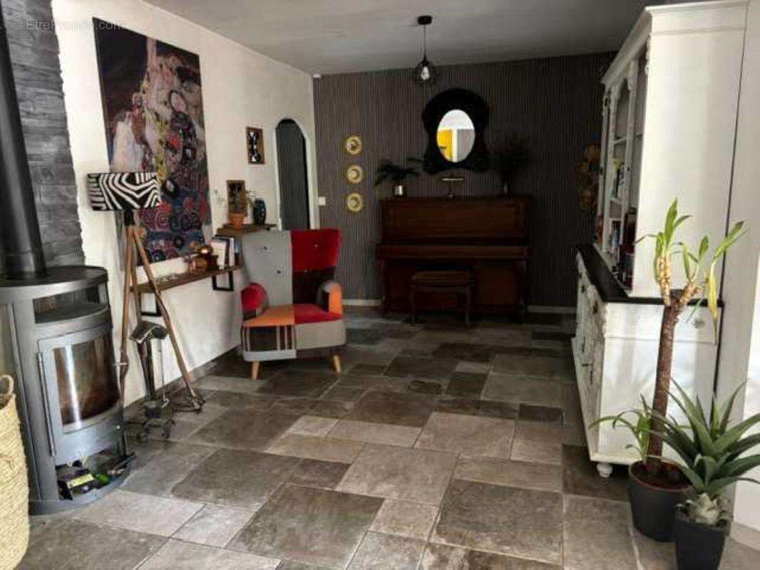 Maison à TERRASSON-LAVILLEDIEU